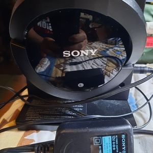 Sony wireless docking station with headphones